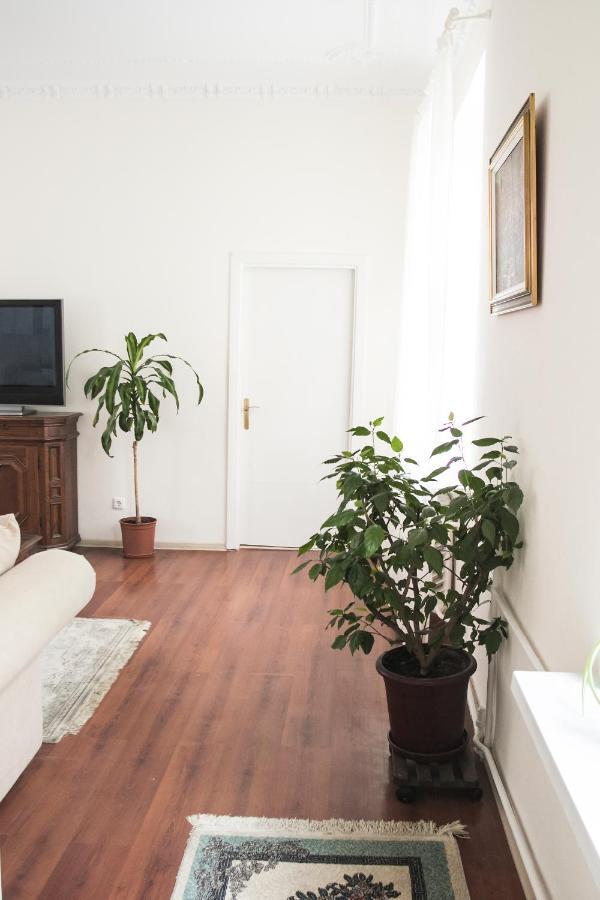 Vintage Style spacious apartment Klaipėda Exterior foto